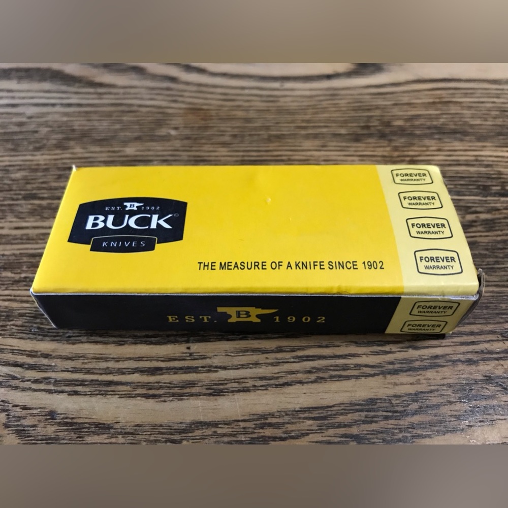 Buck Pocket size Folding Knife New In Box Made in U.S.A. Camping fishing tool